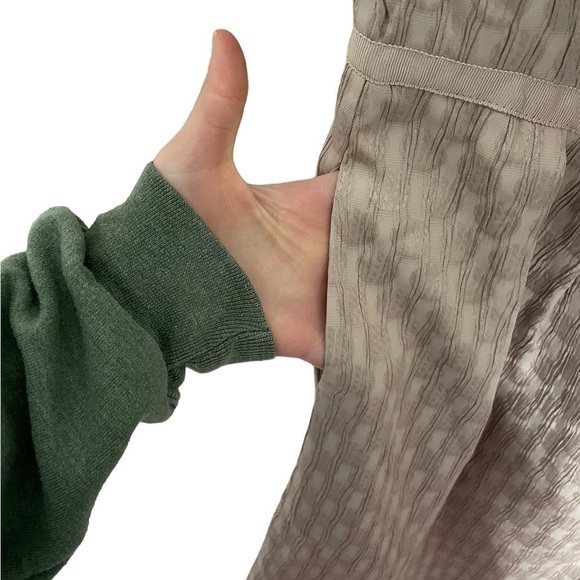 White House Black Market Light Gray Eggshell Polka Dot Dress 2 - Picture 6 of 6